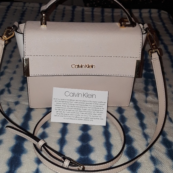 Calvin Klein Handbags - Calvin Klein leather purse
